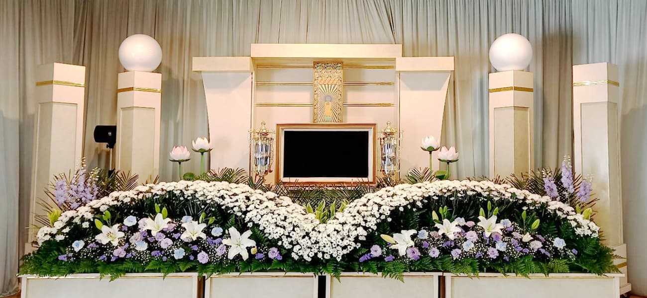 豊後大野市三重町メメント・モリの生花祭壇